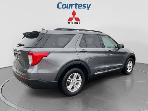 Used 2021 Ford Explorer XLT w/ Equipment Group 202A AWD/4WD image 9