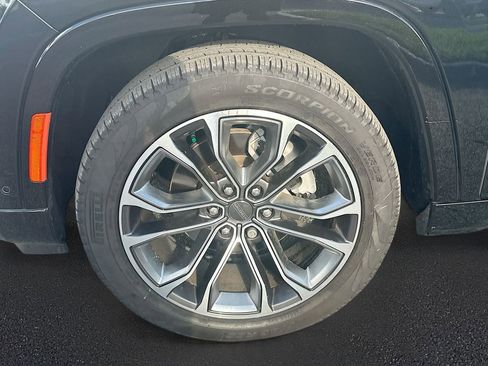 New 2024 Jeep Grand Wagoneer Series III w/ Rear Seat Video Group 1 image 38