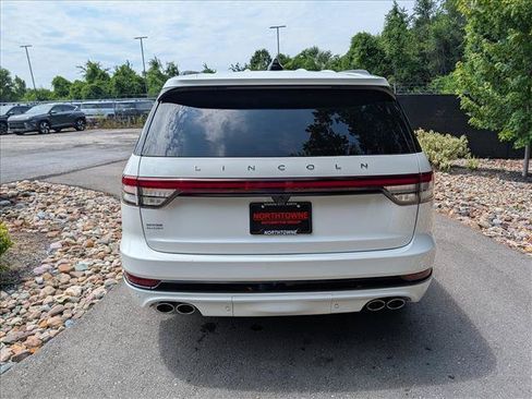 Used 2026 Lincoln Aviator Reserve AWD/4WD image 4