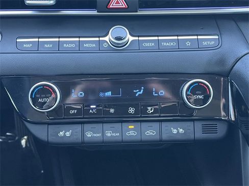 Used 2024 Hyundai Elantra Limited image 7