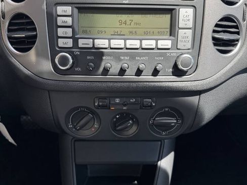 Used 2009 Volkswagen Tiguan S FWD image 25