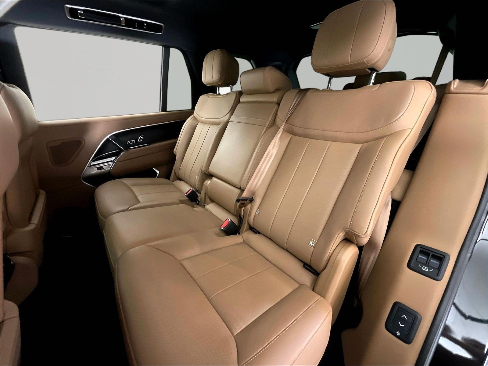 Used 2025 Land Rover Range Rover Long Wheelbase SE AWD/4WD image 22