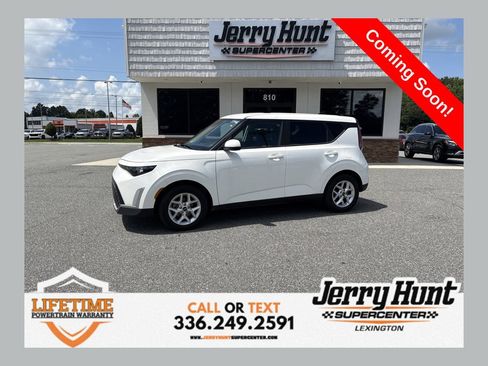 Used 2025 Kia Soul LX w/ LX Technology Package FWD image 1