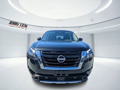Used 2025 Nissan Pathfinder SL image 7
