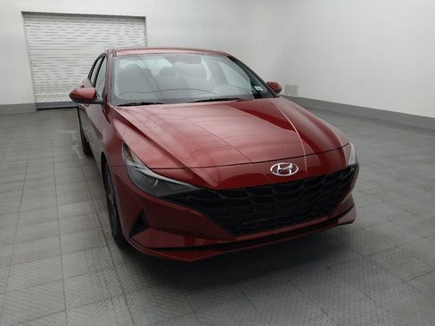 Used 2023 Hyundai Elantra SEL w/ Preferred Accessory Package FWD image 14