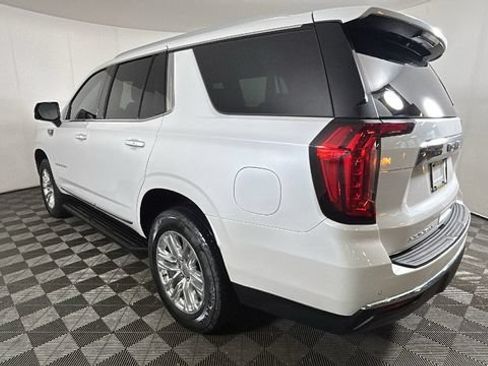 Used 2023 GMC Yukon SLT w/ SLT Luxury Package AWD/4WD image 4