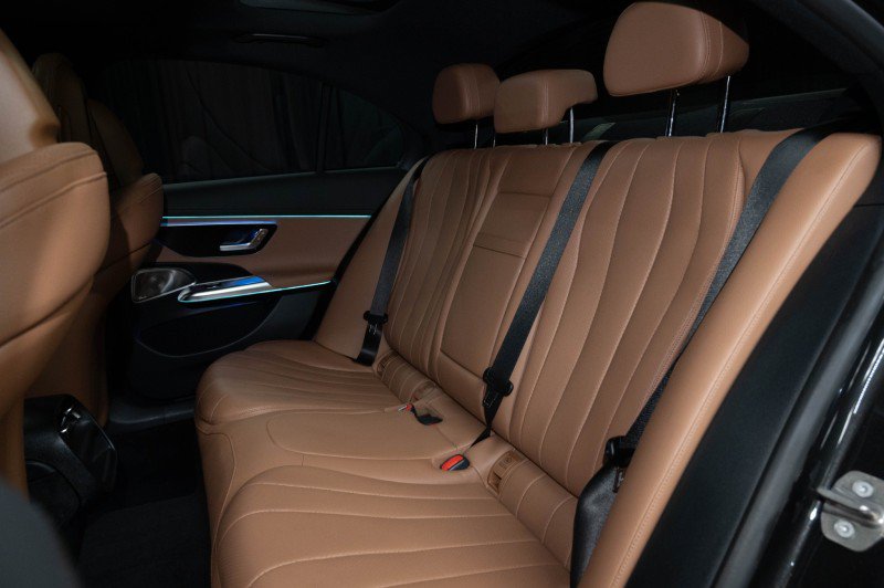 New 2027 Mercedes-Benz E 450 4MATIC Sedan image 14