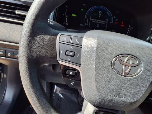 Used 2025 Toyota Camry LE image 16