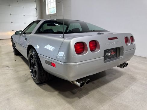 Used 1996 Chevrolet Corvette Coupe RWD image 5