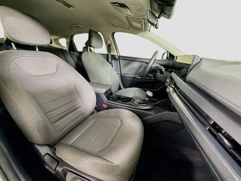 Used 2025 Kia K4 EX FWD image 31