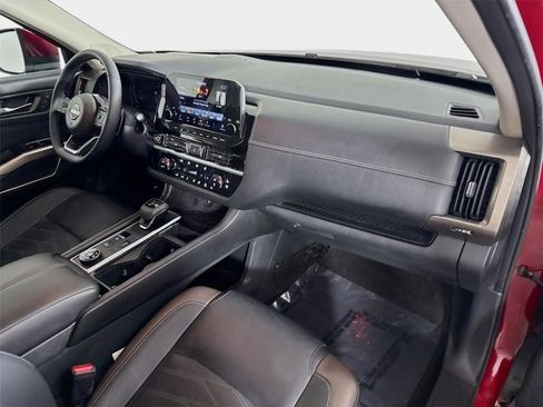 Certified 2023 Nissan Pathfinder Platinum AWD/4WD image 31
