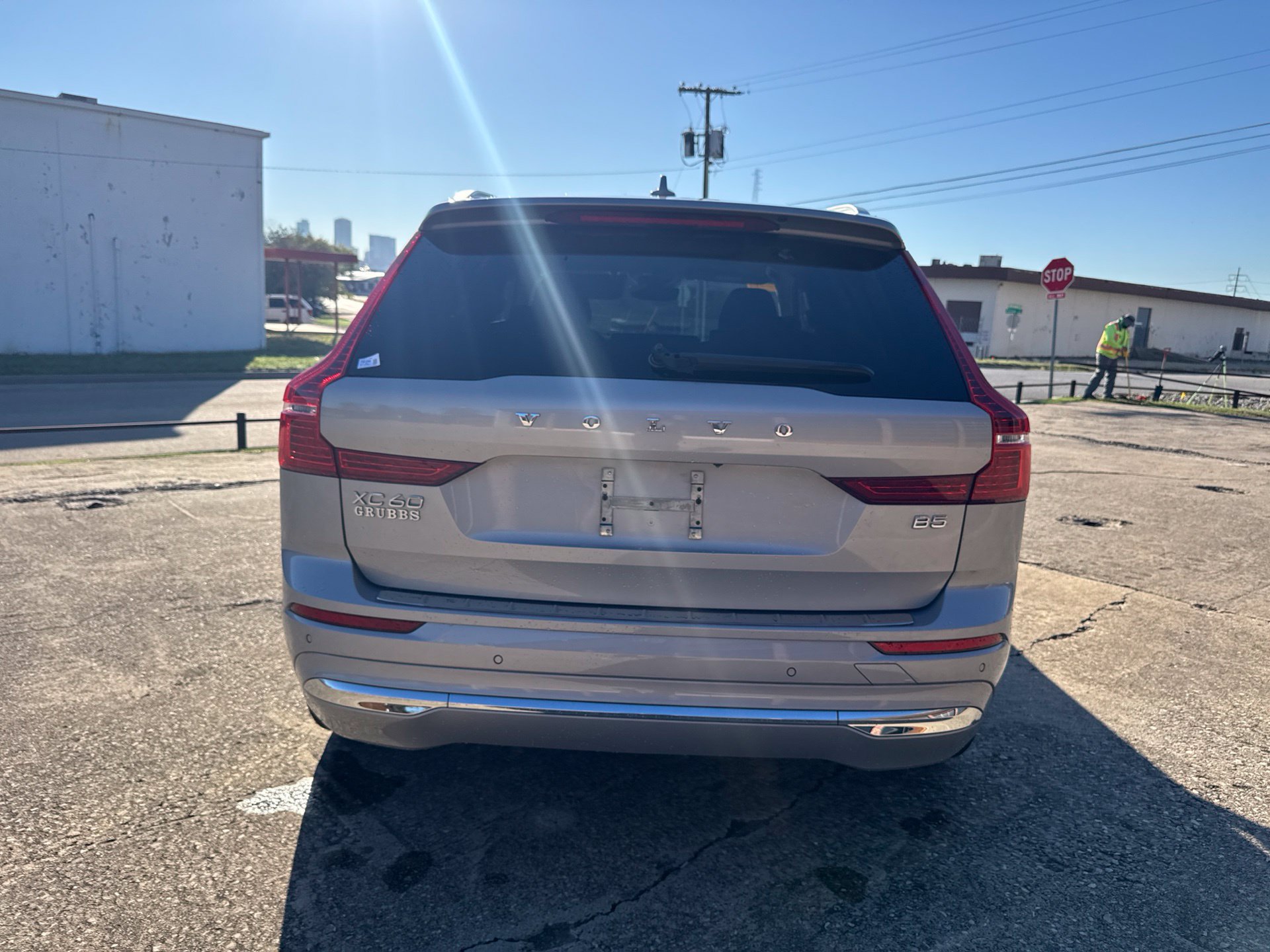 Used 2023 Volvo XC60 B5 Plus w/ Protection Package Premier FWD image 6
