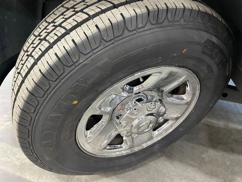 Used 2021 RAM 2500 Tradesman w/ Chrome Appearance Group image 39