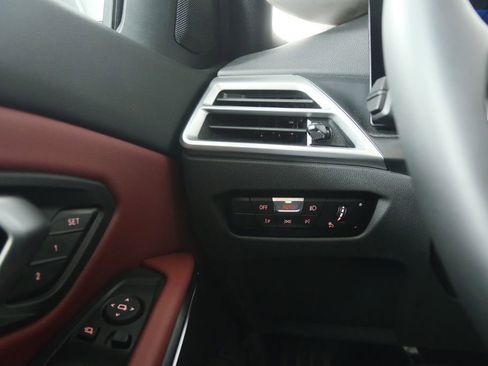 Certified 2025 BMW 330i Sedan image 21