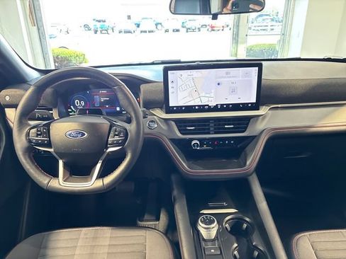 Used 2025 Ford Explorer ST-Line AWD/4WD image 16