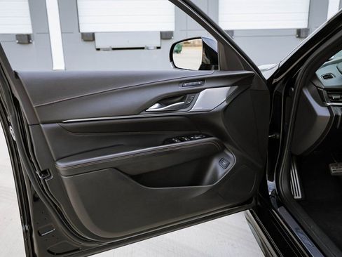 Used 2020 Cadillac CT4 V w/ Climate Package image 14