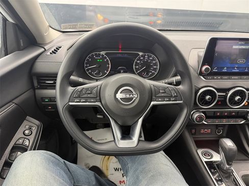 Used 2024 Nissan Sentra SV image 15