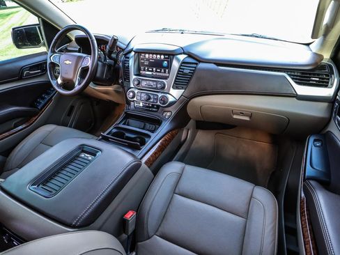 Used 2020 Chevrolet Suburban Premier image 42