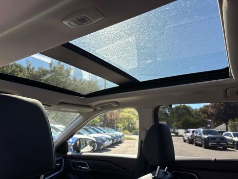 Used 2021 Nissan Rogue SL w/ Premium Package image 14