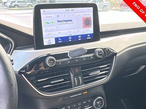 Certified 2021 Ford Escape SE w/ SE Sport Appearance Package image 27