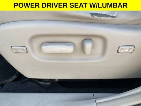 Used 2011 Toyota Highlander Limited w/ Tow Pkg AWD/4WD image 12