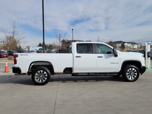 Used 2024 Chevrolet Silverado 2500 Custom w/ Custom Convenience Package image 2