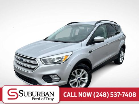 Used 2018 Ford Escape SE w/ SE Sync 3 Package FWD image 1