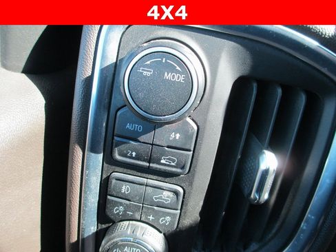 Used 2020 Chevrolet Silverado 1500 LT w/ All-Star Edition image 17