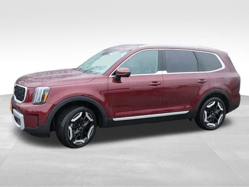 Certified 2024 Kia Telluride EX image 10