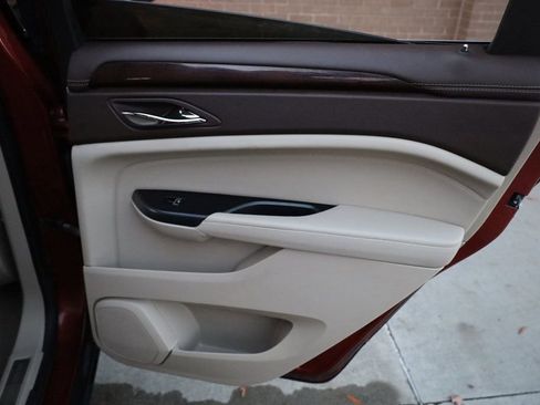 Used 2015 Cadillac SRX Luxury image 21