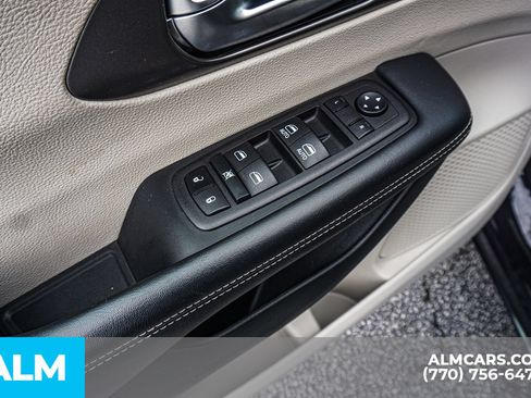 Used 2023 Chrysler Pacifica Touring-L FWD image 53