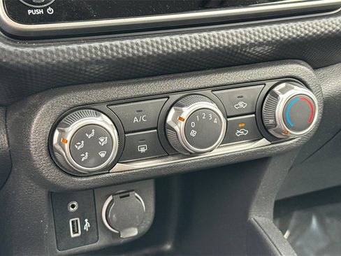 Used 2023 Nissan Kicks S image 19