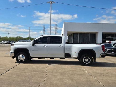Used 2024 Chevrolet Silverado 3500 LT w/ Safety Package image 9
