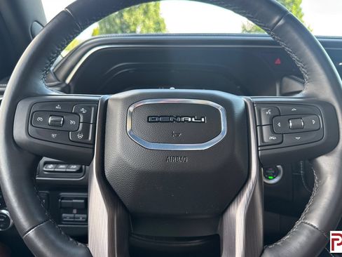 Used 2024 GMC Yukon Denali Ultimate AWD/4WD image 29