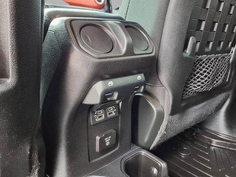 Used 2020 Jeep Gladiator Rubicon image 24
