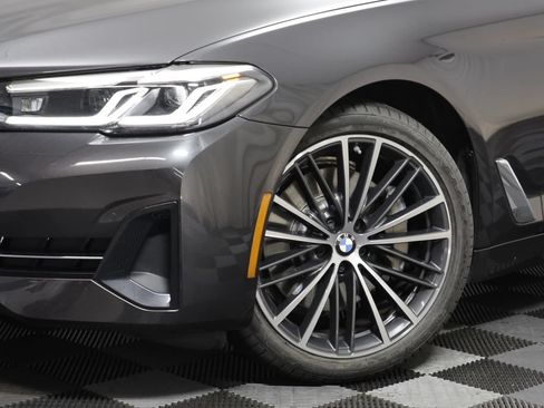 Used 2023 BMW 530i xDrive w/ Convenience Package AWD/4WD image 3