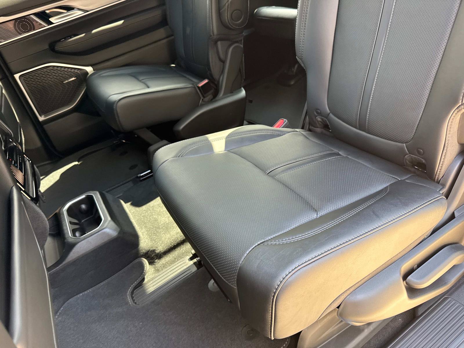 New 2026 Jeep Grand Wagoneer 2WD w/ Premium Group I image 12