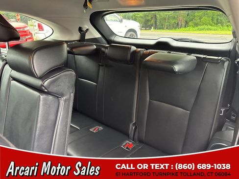 Used 2023 Toyota Highlander XLE AWD/4WD image 18