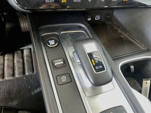 Used 2025 INFINITI QX60 Luxe FWD image 17
