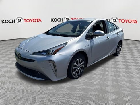 Used 2019 Toyota Prius LE AWD/4WD image 3