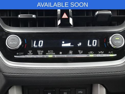 Used 2025 Toyota Corolla Cross XLE AWD/4WD image 21