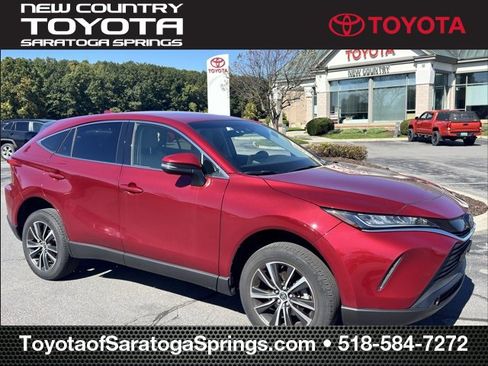 Used 2022 Toyota Venza image 1