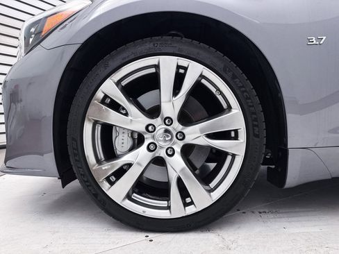 Used 2019 INFINITI Q70 Luxe w/ Sport Package image 15