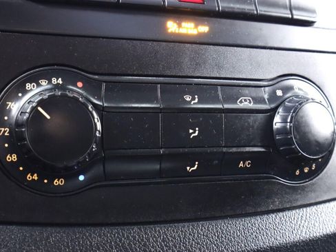 Used 2018 Mercedes-Benz Metris image 19