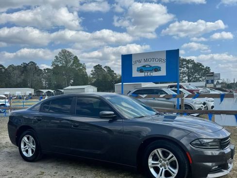 Used 2019 Dodge Charger SXT w/ Driver Confidence Group image 1