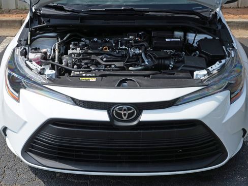 Used 2023 Toyota Corolla LE FWD image 7