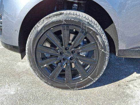 New 2026 Land Rover Range Rover SE image 2