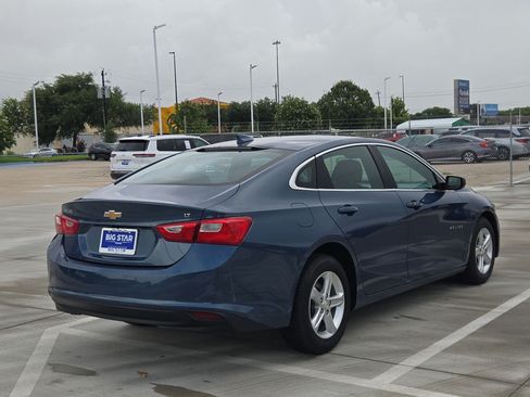 Used 2024 Chevrolet Malibu LT FWD image 3