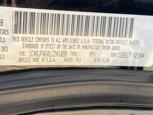 Used 2020 Jeep Grand Cherokee Altitude AWD/4WD image 30