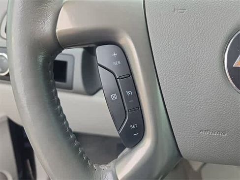 Used 2013 Chevrolet Avalanche LT w/ All-Star Edition image 23